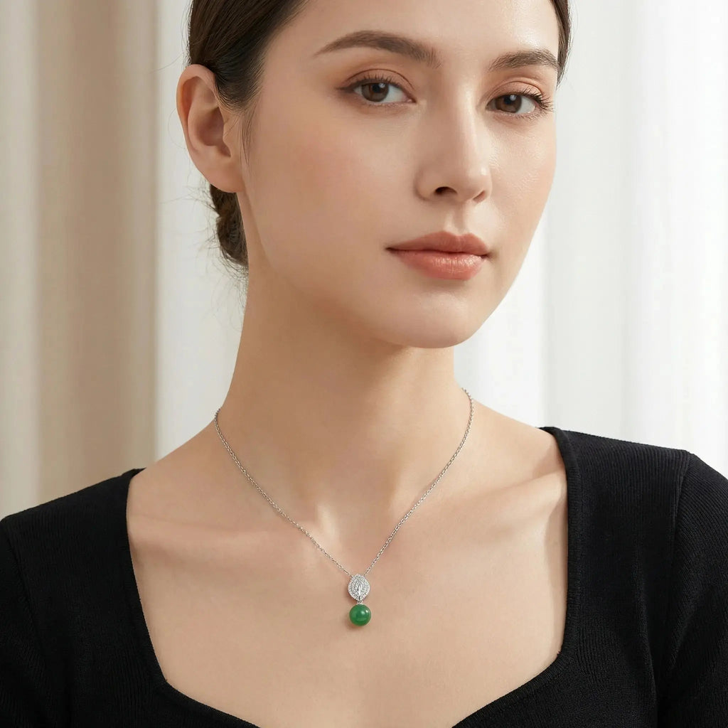 925 Sterling Silver Elegant Silver Necklace featuring a Green Jade Bead and Sparkling Diamond Leaf Bail NP Collection