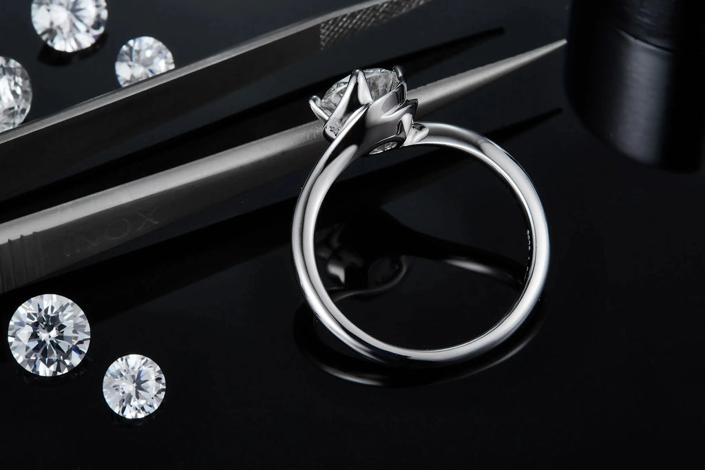 1-carat Luxury And Fashionable Light Luxury Jewelry Silver Ring Set With Top-quality Moissanite, S925 Silver Plated Platinum NP Collection