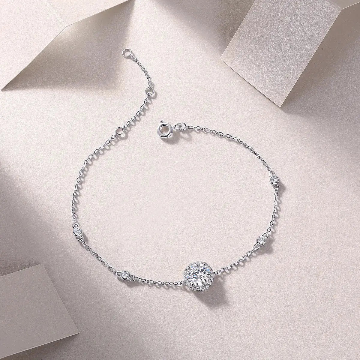 Harmonious And Brilliant - Set With Top-quality Moissanite, Luxurious And Fashionable Light Luxury Jewelry Silver Bracelet S925, Silver-plated Platinum NP Collection