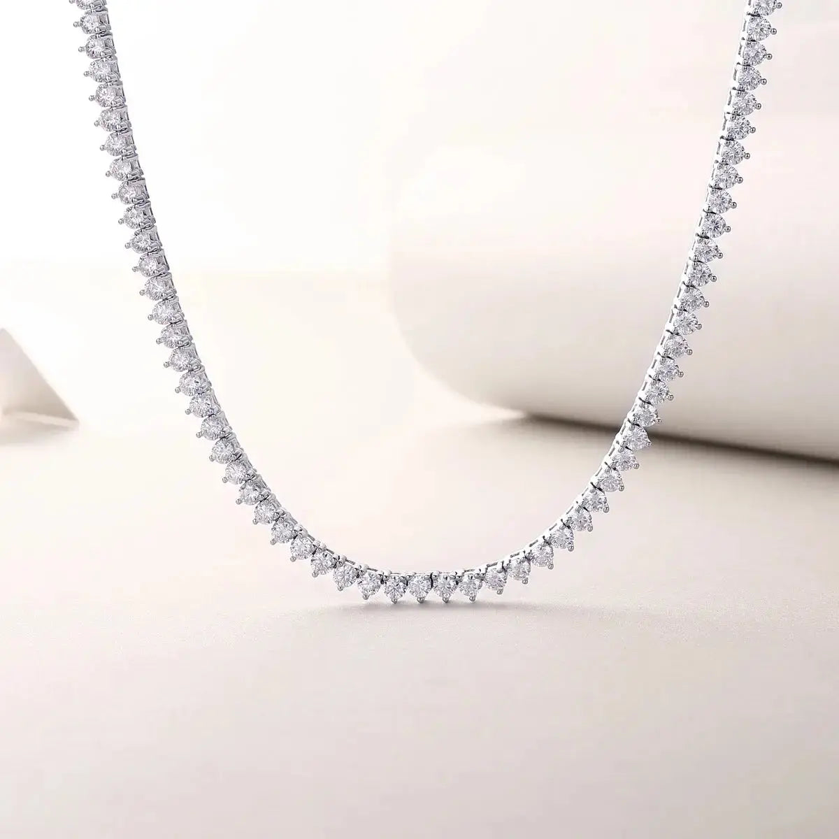 Solitude - A Luxurious And Fashionable Light Luxury Jewelry Necklace Pendant Set With Top-quality Moissanite, S925 Silver-plated Platinum NP Collection