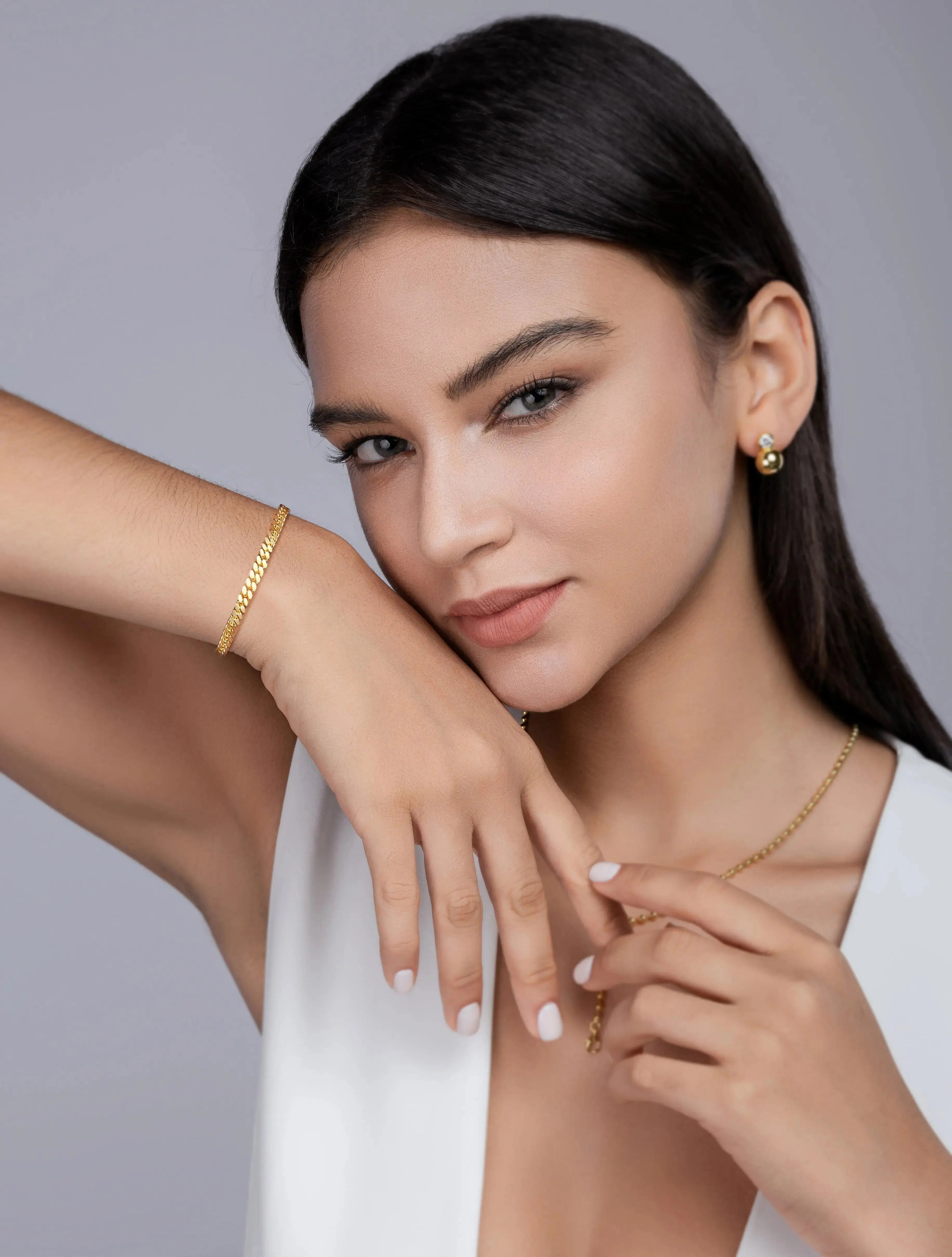 Set With Top-quality Moissanite, This Luxurious And Fashionable Light Luxury Trend Jewelry Silver Bracelet Is S925 Silver-plated With Gold NP Collection
