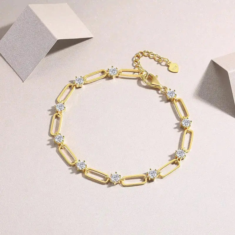 Set With Top-quality Moissanite, This Luxurious And Fashionable Light Luxury Trend Jewelry Silver Bracelet Is S925 Silver-plated With Gold NP Collection