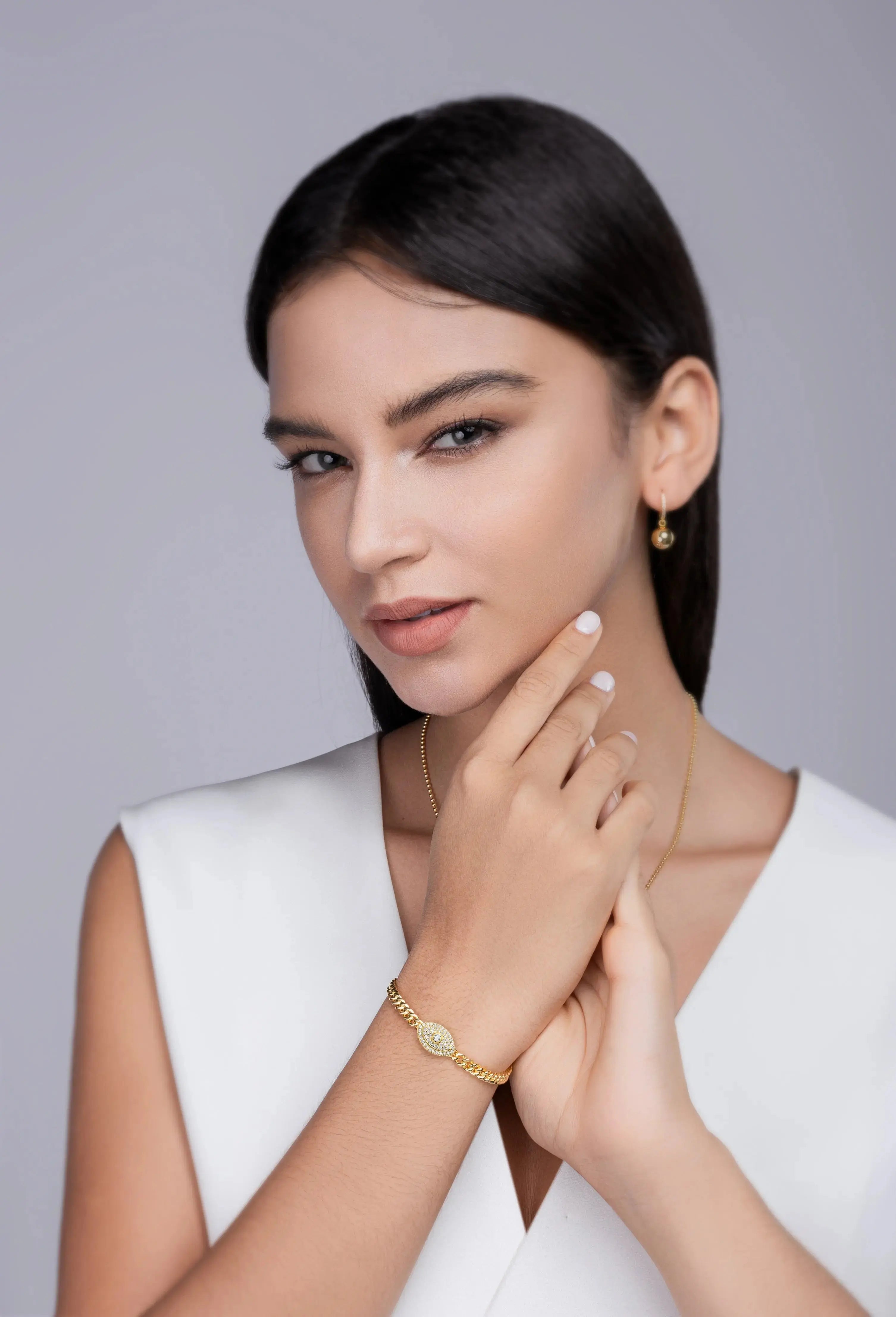 Set With Top-quality Moissanite, This Luxurious And Fashionable Light Luxury Trend Jewelry Silver Bracelet Is S925 Silver-plated With Gold NP Collection