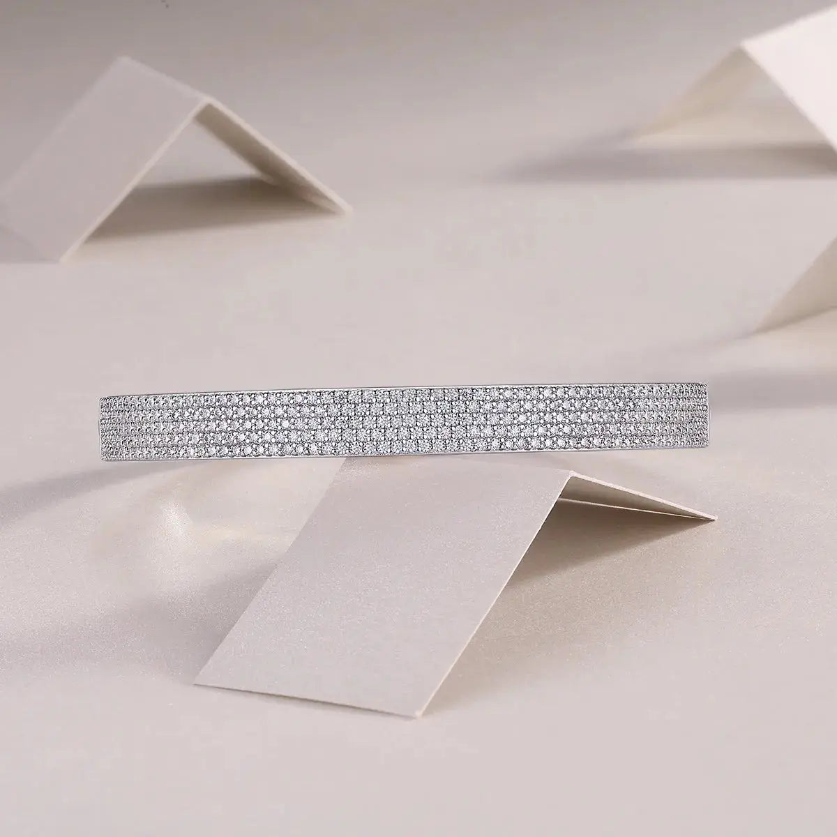 Set With Top-quality Moissanite, This Luxurious And Fashionable Light Luxury Jewelry Silver Bracelet Is Made Of S925 Silver Electroplated With Platinum NP Collection