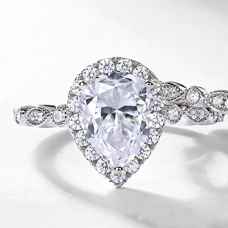 Luxury Waterdrop Moissanite Ring Fashionable And Versatile