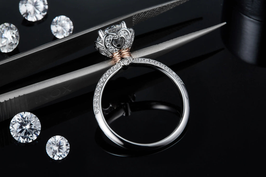 A 1-carat Luxurious And Fashionable Light Luxury Trend Jewelry Silver Ring, Set With Moissanite, Made Of S925 Silver-plated Platinum Material. - N&P Colletion