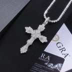 A Luxurious And Fashionable Minimalist Jewelry Pendant Necklace Featuring Top-quality Moissanite, Made Of S925 Silver Electroplated With Platinum. - N&P Colletion