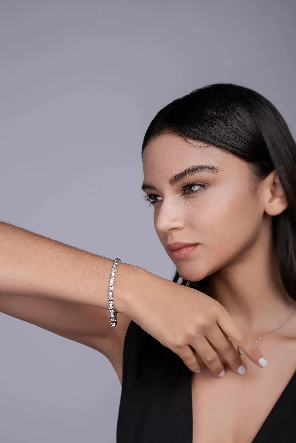Set With Top-quality Moissanite, This Luxurious And Fashionable Light Luxury Trend Jewelry Silver Bracelet Is Made Of S925 Silver Electroplated With Platinum NP Collection