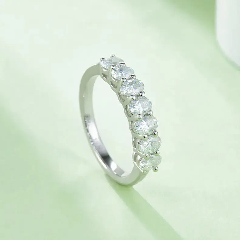 A Luxurious And Fashionable Light Luxury Jewelry Silver Ring Set With Top-quality Moissanite, S925 Silver Plated With Platinum NP Collection