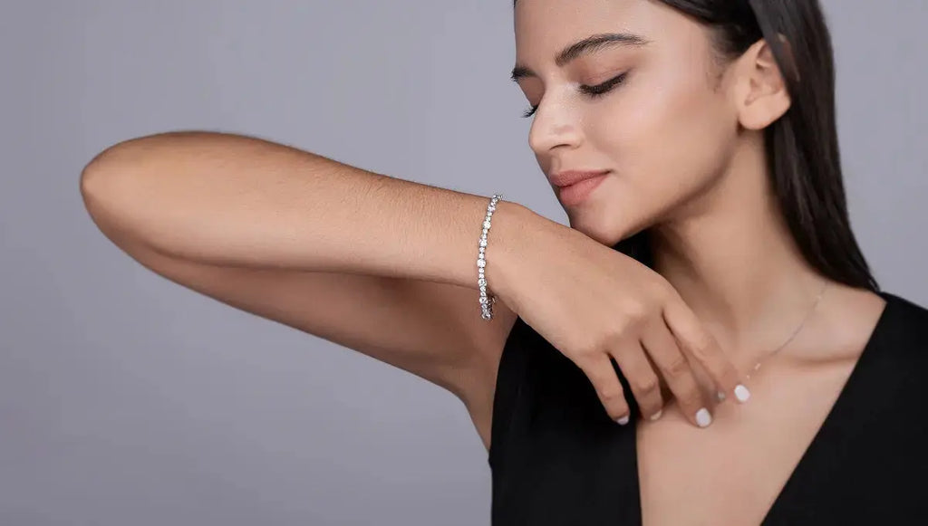 Set With Top-quality Moissanite, This Luxurious And Fashionable Light Luxury Trend Jewelry Silver Bracelet Is Made Of S925 Silver Electroplated With Platinum NP Collection