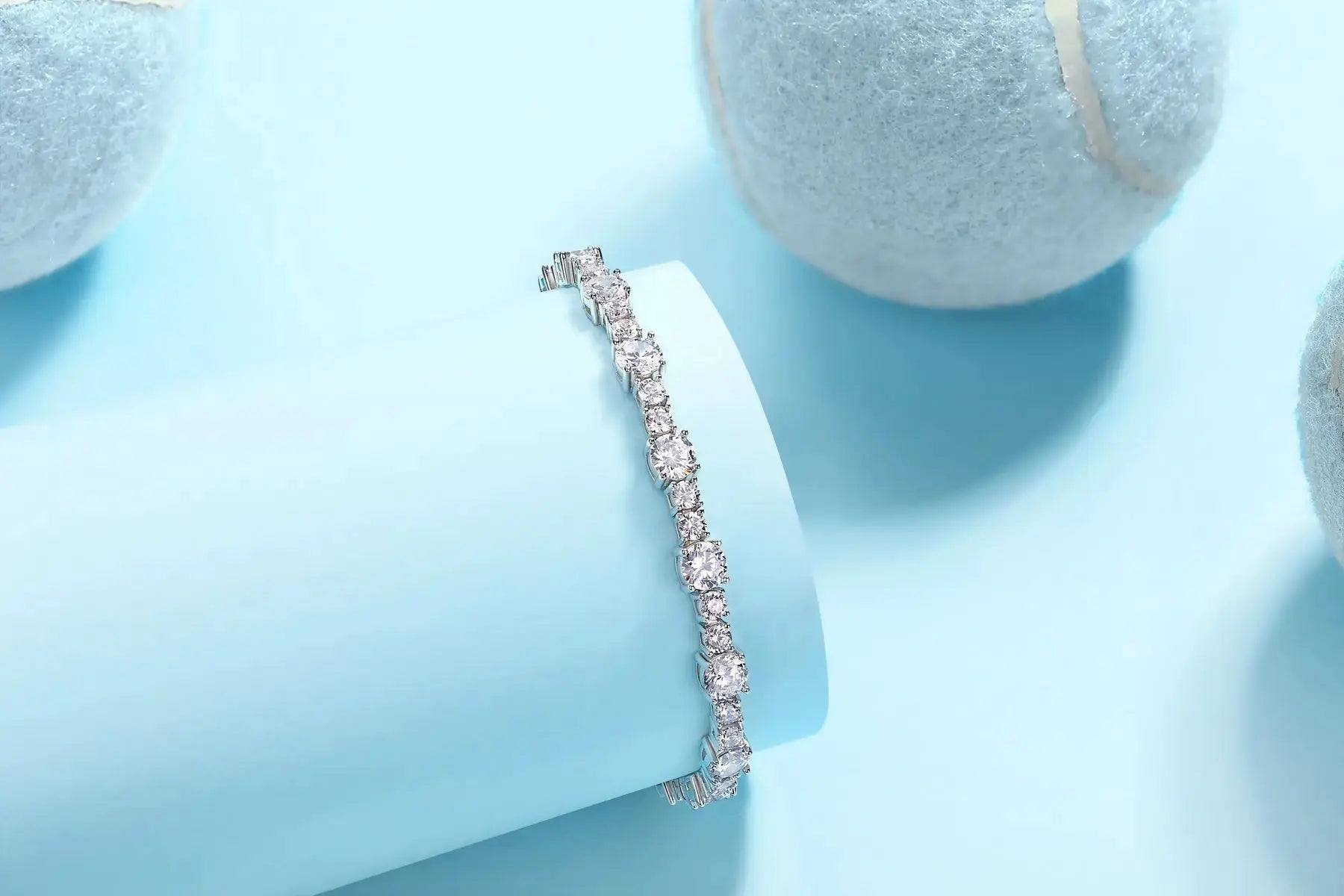 Set With Top-quality Moissanite, This Luxurious And Fashionable Light Luxury Trend Jewelry Silver Bracelet Is Made Of S925 Silver Electroplated With Platinum NP Collection