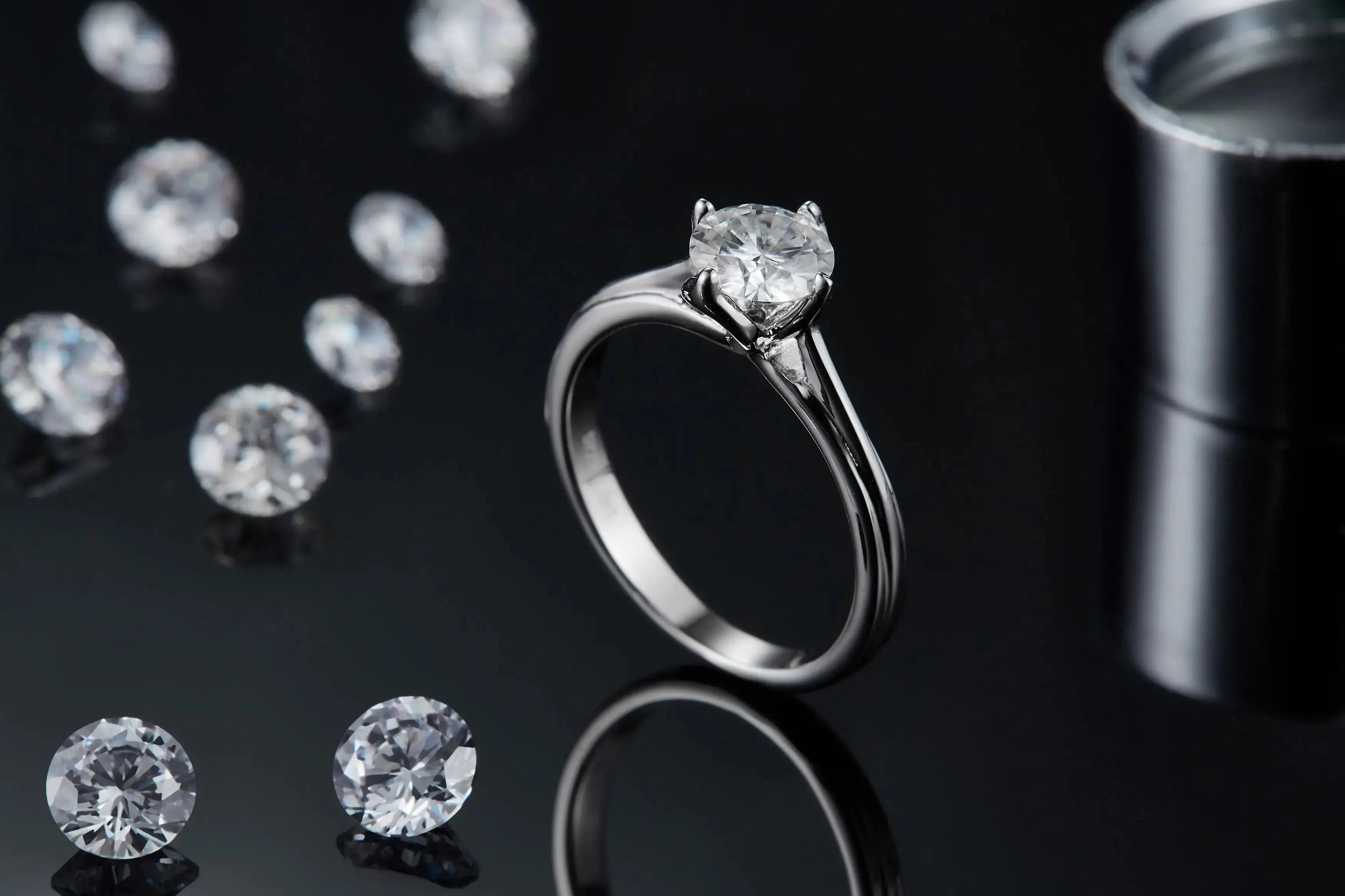 1-carat Luxury And Fashionable Light Luxury Jewelry Silver Ring Set With Top-quality Moissanite, S925 Silver Plated Platinum NP Collection