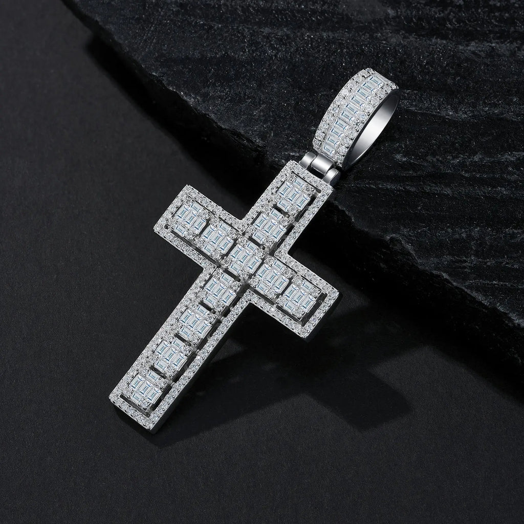 A Luxurious And Fashionable Minimalist Jewelry Pendant With Top-quality Moissanite, Made Of S925 Silver Electroplated With Platinum. - N&P Colletion