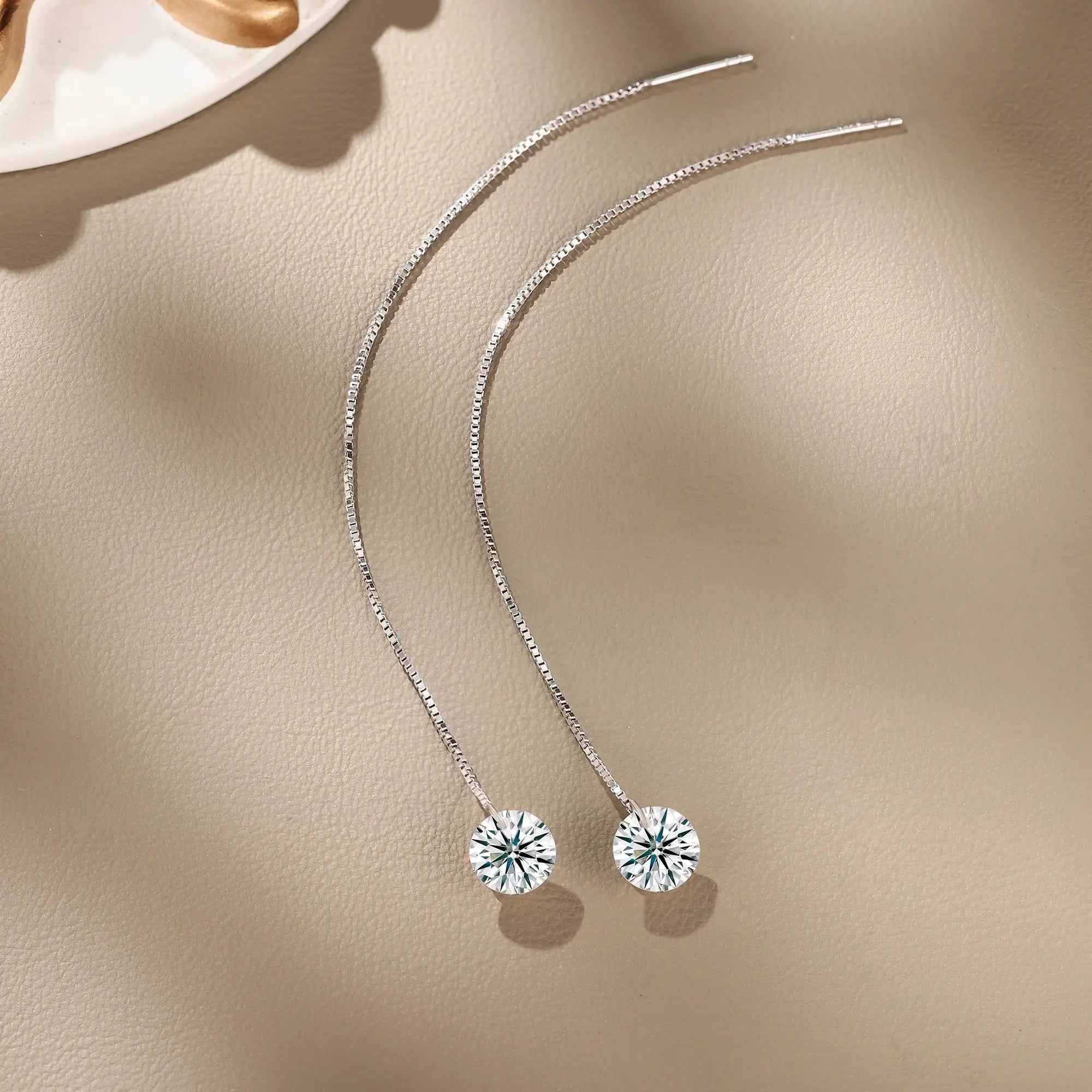 Top-quality Moissanite Luxury And Fashionable Light Luxury Jewelry Silver Stud Earrings S925 Silver Plated Platinum NP Collection