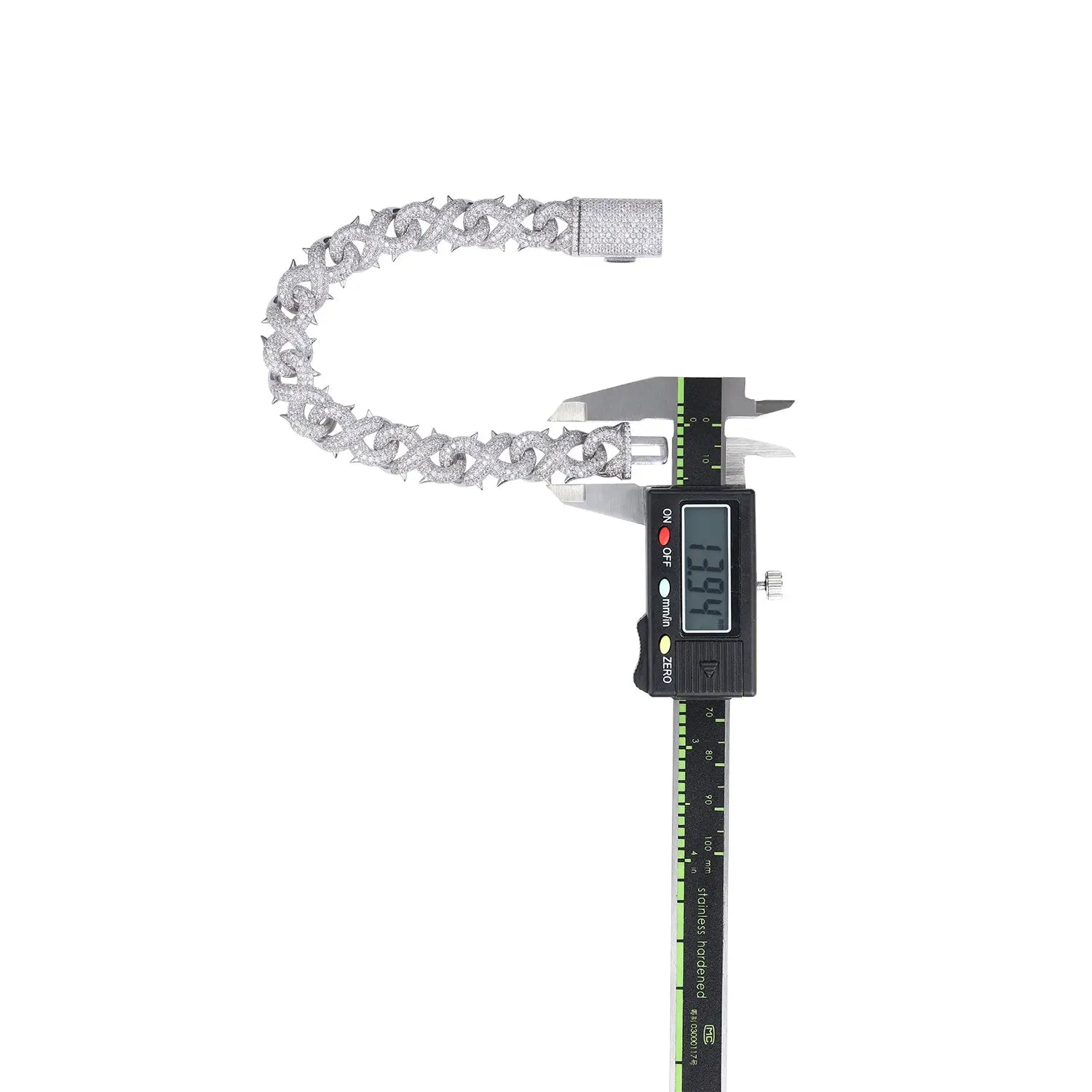 A Luxurious And Fashionable Minimalist Jewelry Bracelet Featuring Top-quality Moissanite, Made Of S925 Silver Electroplated With Platinum. - N&P Colletion