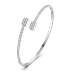 A Luxurious And Fashionable Minimalist Jewelry Bracelet Featuring Top-quality Moissanite, Made Of S925 Silver Electroplated With Platinum. - N&P Colletion
