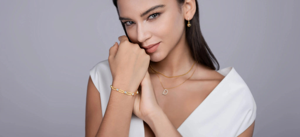 Set With Top-quality Moissanite, This Luxurious And Fashionable Light Luxury Trend Jewelry Silver Bracelet Is S925 Silver-plated With Gold NP Collection