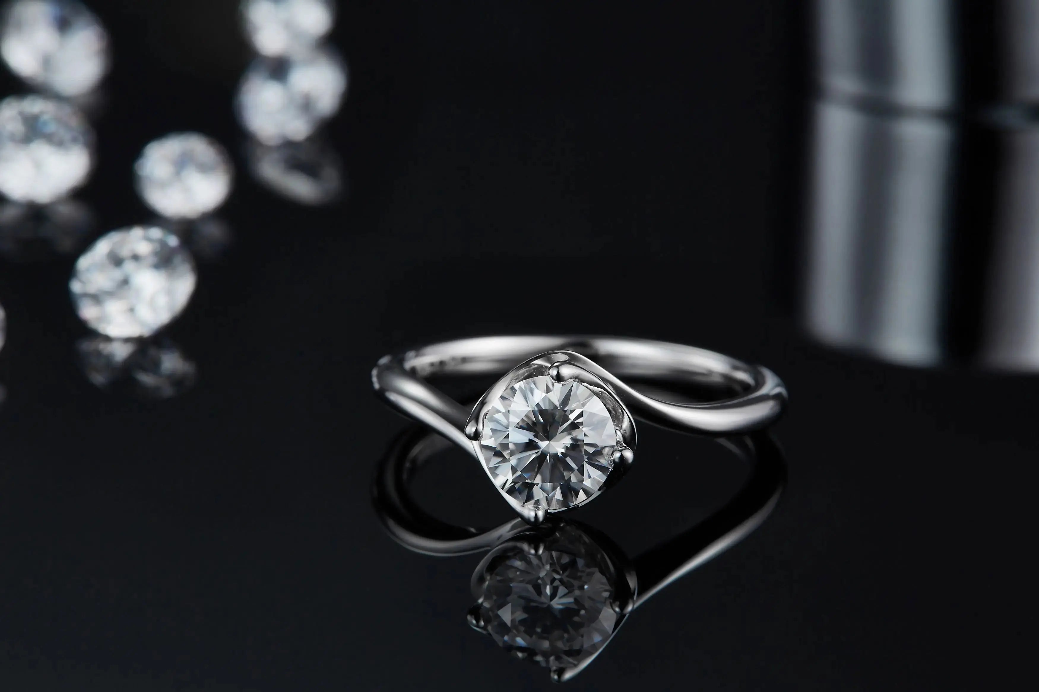 1-carat Luxury And Fashionable Light Luxury Jewelry Silver Ring Set With Top-quality Moissanite, S925 Silver Plated Platinum NP Collection