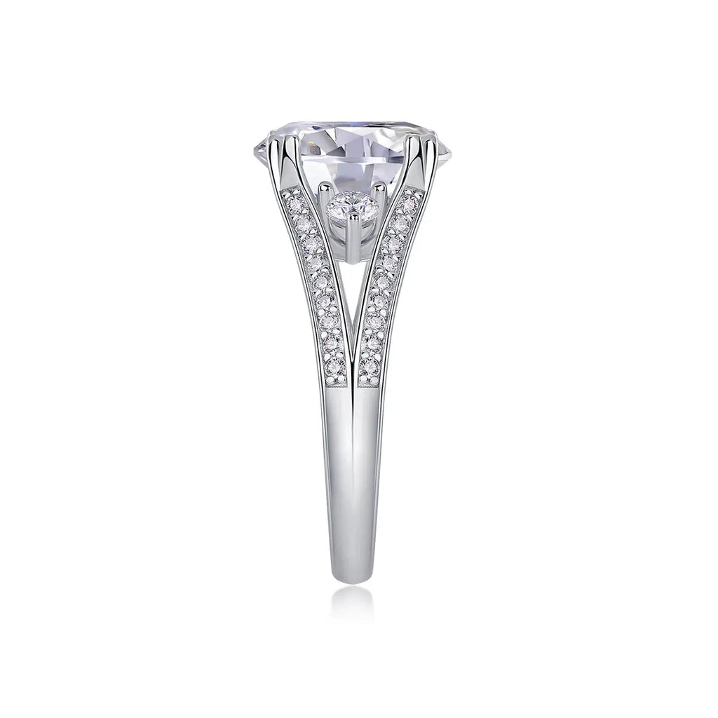 1Elegant Radiance - Ring with 5-Carat Moissanite S925 Sterling Silver and Platinum-Plated Diamond 