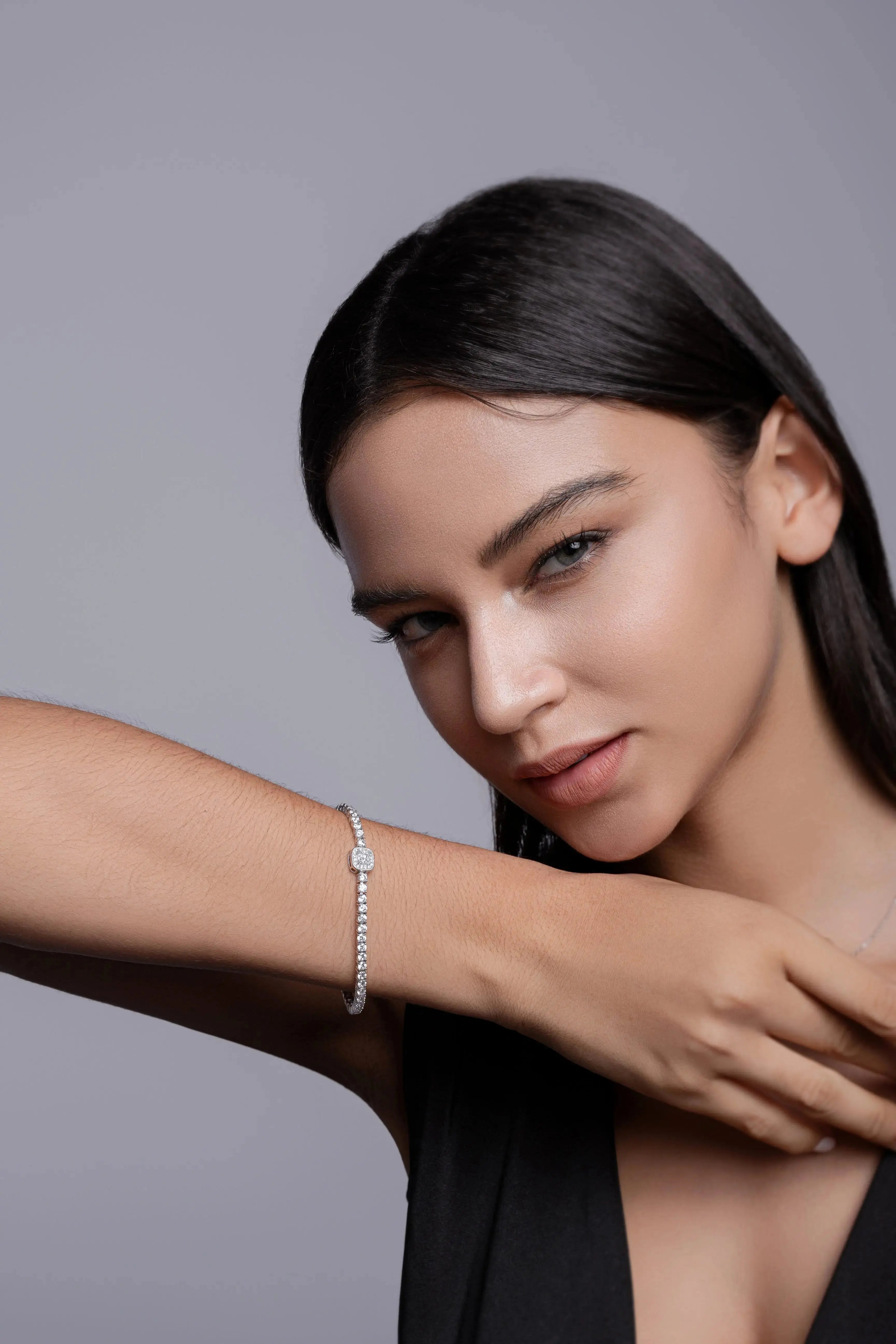 Set With Top-quality Moissanite, This Luxurious And Fashionable Light Luxury Jewelry Silver Bracelet Is Made Of S925 Silver Electroplated With Platinum NP Collection