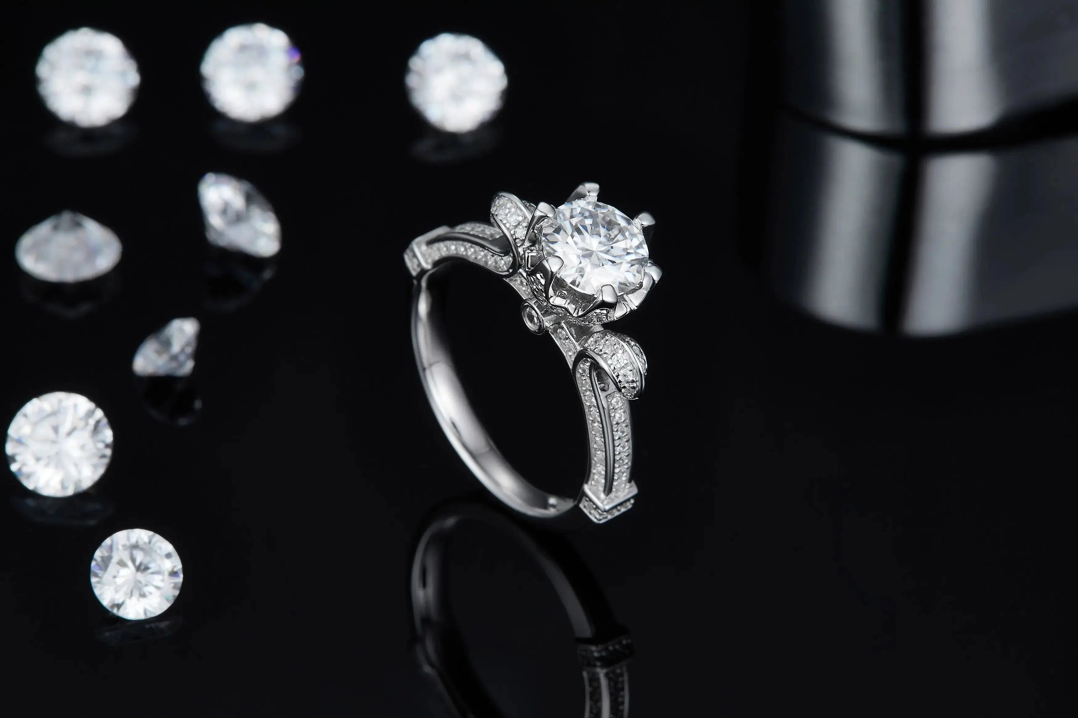 1-carat Luxury And Fashionable Light Luxury Jewelry Silver Ring Set With Top-quality Moissanite, S925 Silver Plated Platinum NP Collection