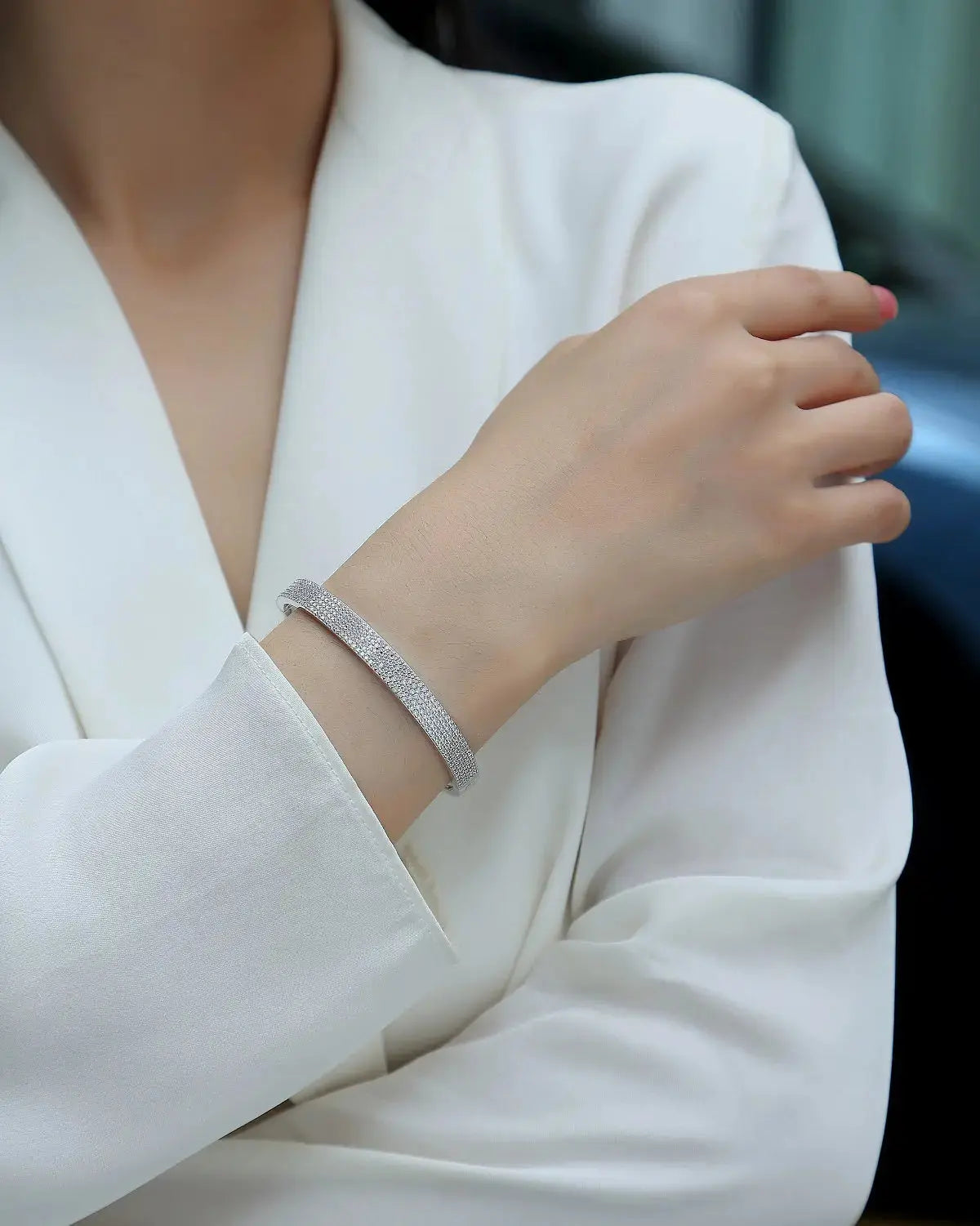 Set With Top-quality Moissanite, This Luxurious And Fashionable Light Luxury Jewelry Silver Bracelet Is Made Of S925 Silver Electroplated With Platinum NP Collection