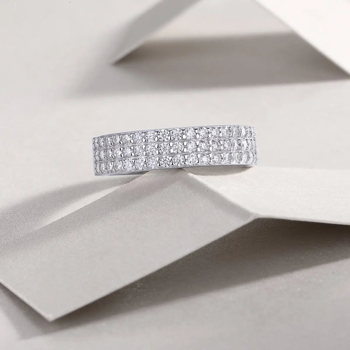 Luxurious & Fashionable Light Luxury Moissanite Silver Ring – S925 Platinum Plated NP Collection