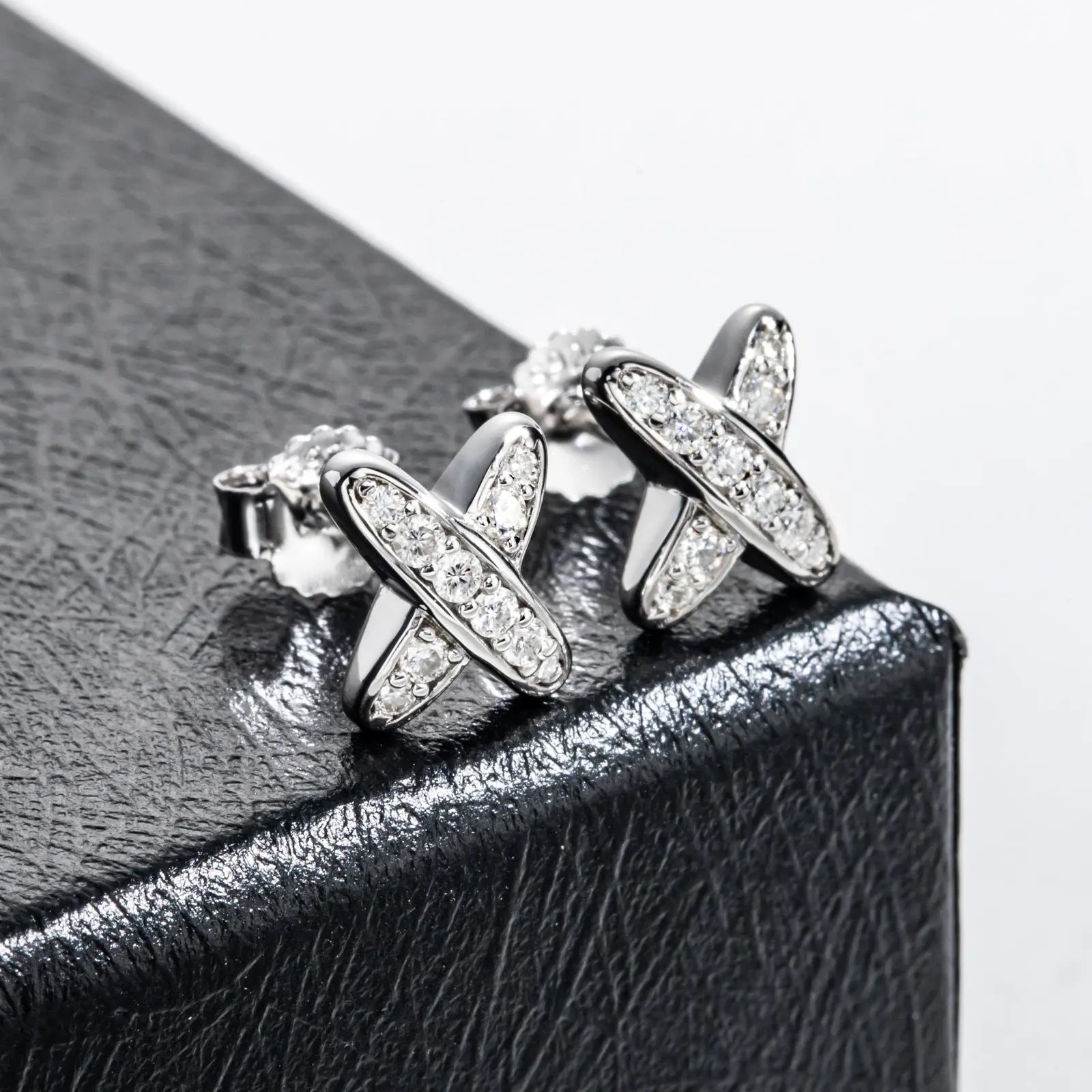 European And American Instagram-style Light Luxury Cross X Earrings