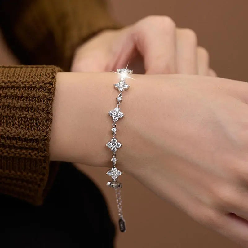 S925 Sterling Silver Moissanite Four-leaf Clover Bracelet