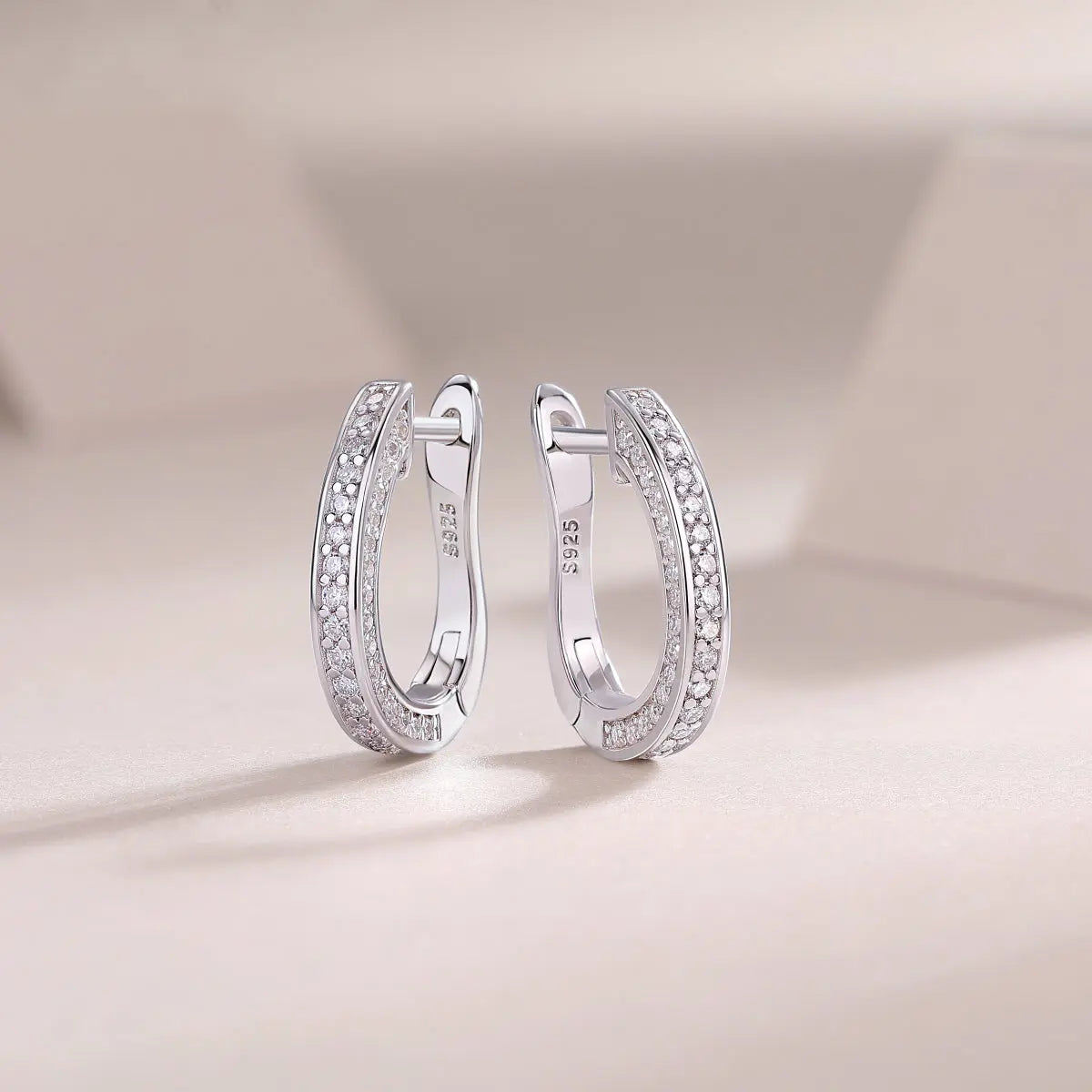 1Highlight S925 Moissanite Sterling Silver with Platinum-Plated Stud Earrings