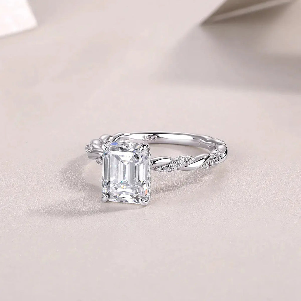 1Chasing Light - A Fashionable Diamond Jewelry Piece Set With Moissanite S925 Sterling Silver And Platinum-plated Diamond Ring Prohibit TikTok sales NP Collection