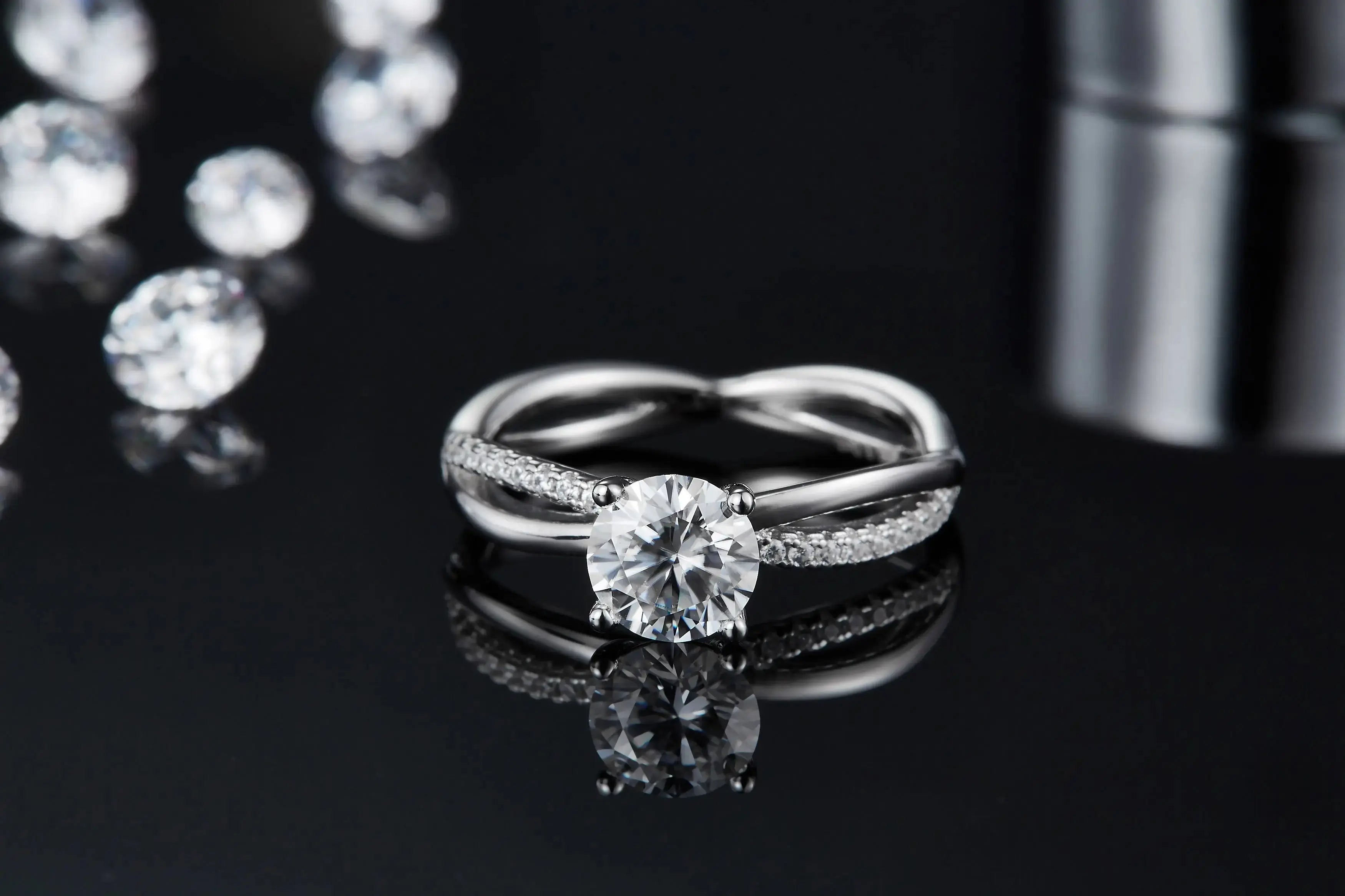 1-carat Luxury And Fashionable Light Luxury Jewelry Silver Ring Set With Top-quality Moissanite, S925 Silver Plated Platinum NP Collection