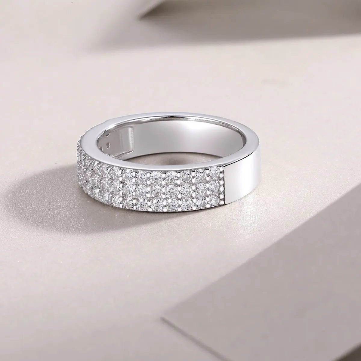 Luxurious & Fashionable Light Luxury Moissanite Silver Ring – S925 Platinum Plated NP Collection