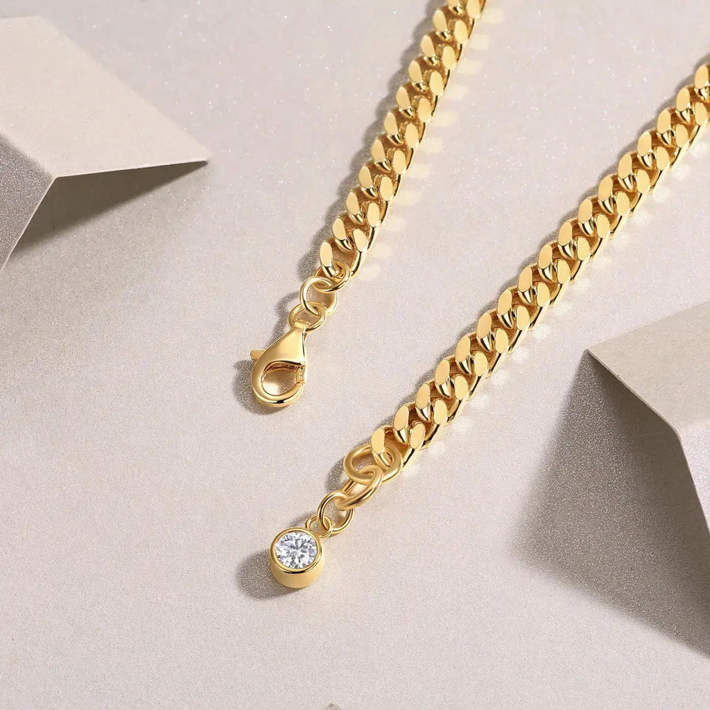 Set With Top-quality Moissanite, This Luxurious And Fashionable Light Luxury Trend Jewelry Silver Bracelet Is S925 Silver-plated With Gold NP Collection