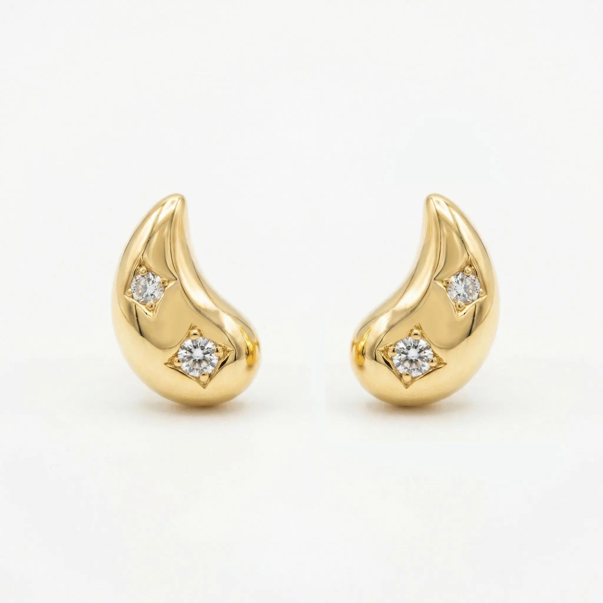 925 Sterling Silver Elegant Tear-Drop Studs Featuring Star-Set Sparkling CZs