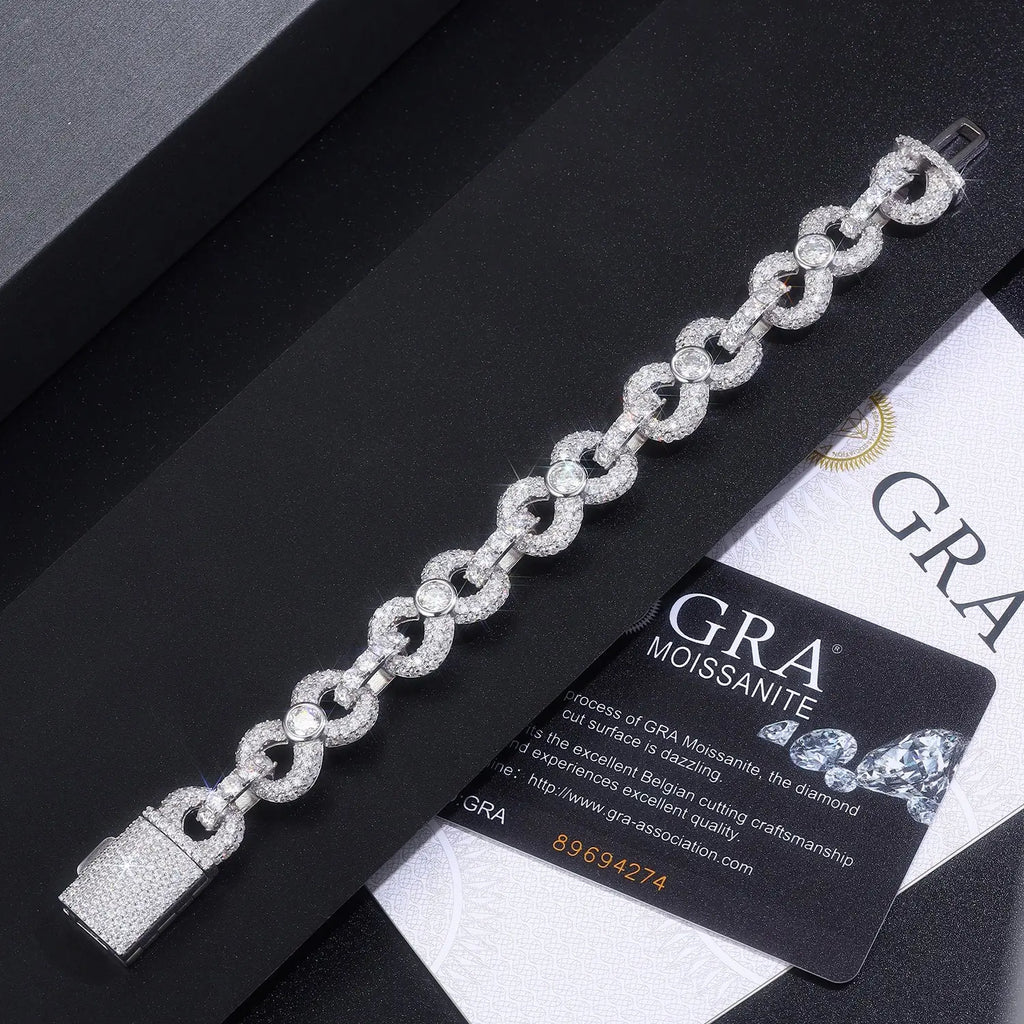 A Luxurious And Fashionable Minimalist Jewelry Bracelet Featuring Top-quality Moissanite, Made Of S925 Silver Electroplated With Platinum. - N&P Colletion