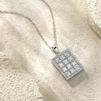 A Luxurious And Fashionable Minimalist Jewelry Pendant Necklace Featuring Top-quality Moissanite, Made Of S925 Silver Electroplated With Platinum. - N&P Colletion