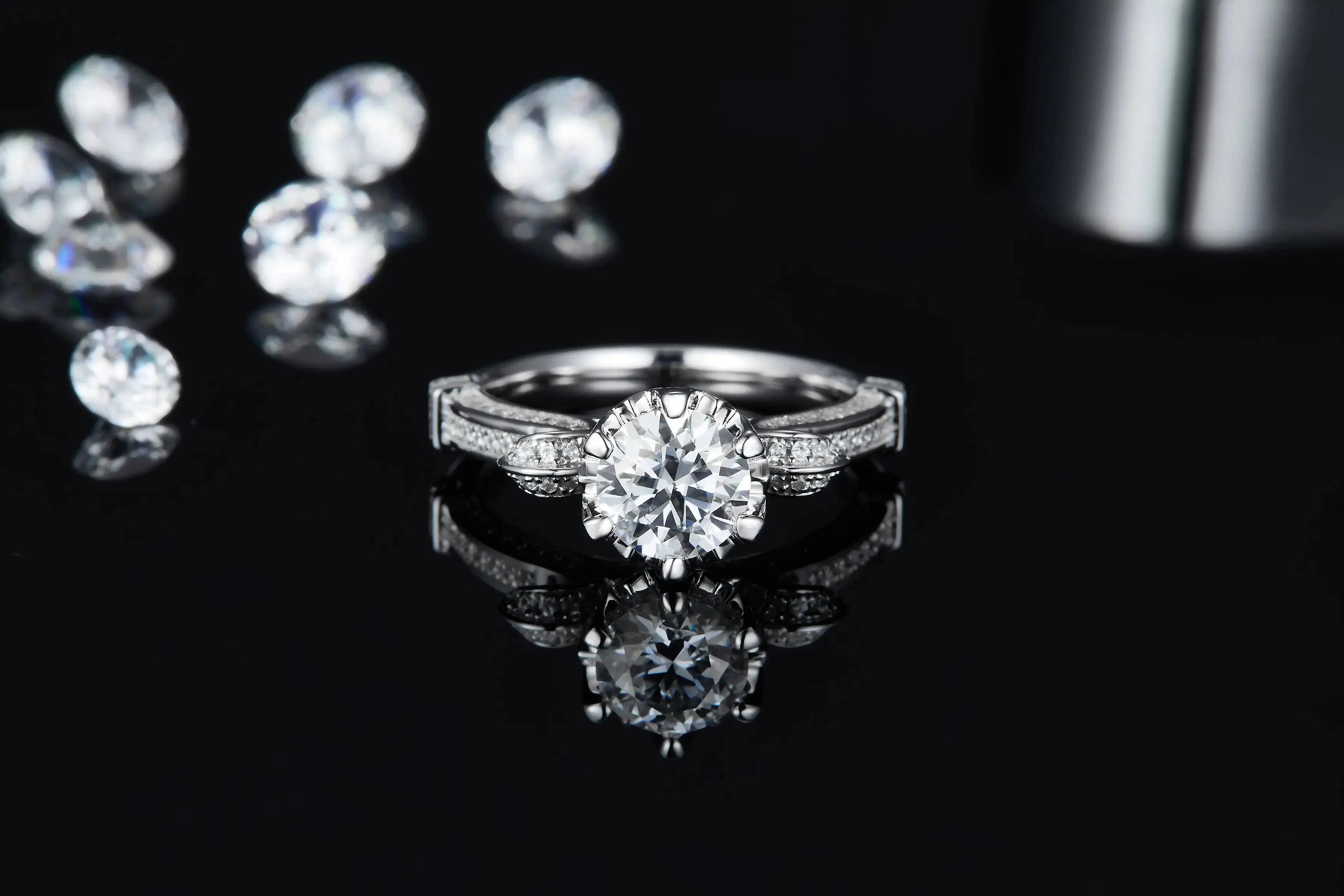1-carat Luxury And Fashionable Light Luxury Jewelry Silver Ring Set With Top-quality Moissanite, S925 Silver Plated Platinum NP Collection