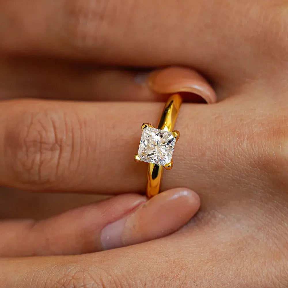 Light Luxury 18K Real Gold Princess Shape Ring Ring 1Ct One Carat Moissanite Designer Ring Wedding Ring Sets for Women