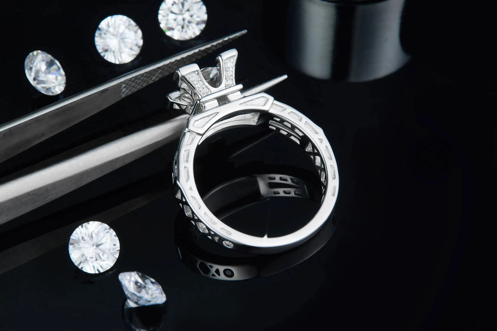 1-carat Luxury And Fashionable Light Luxury Jewelry Silver Ring Set With Top-quality Moissanite, S925 Silver Plated Platinum NP Collection