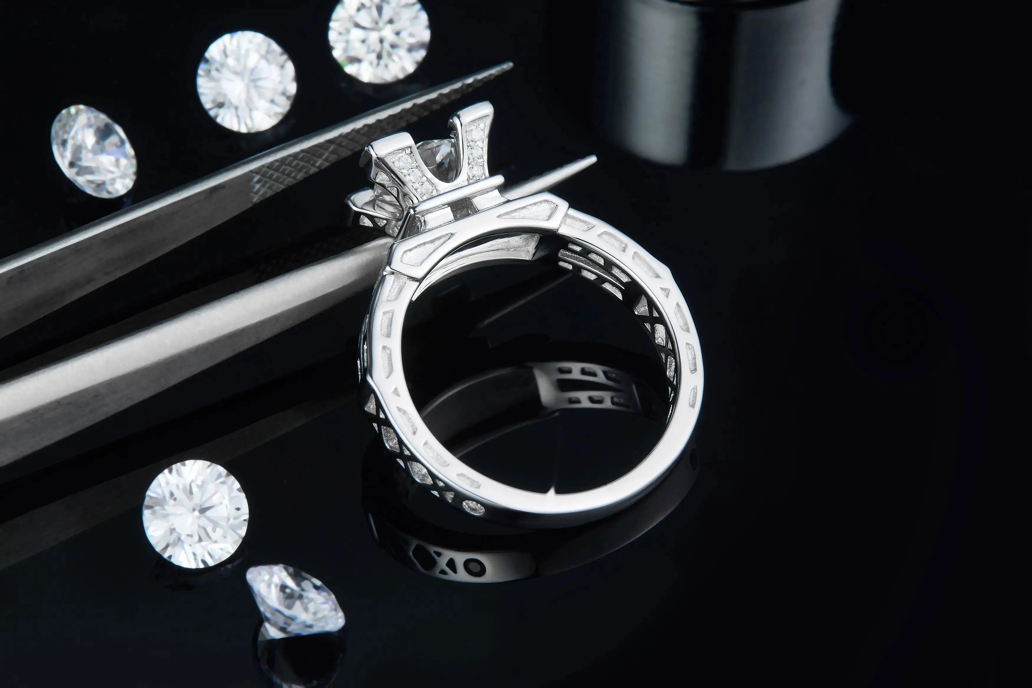 1-carat Luxury And Fashionable Light Luxury Jewelry Silver Ring Set With Top-quality Moissanite, S925 Silver Plated Platinum NP Collection