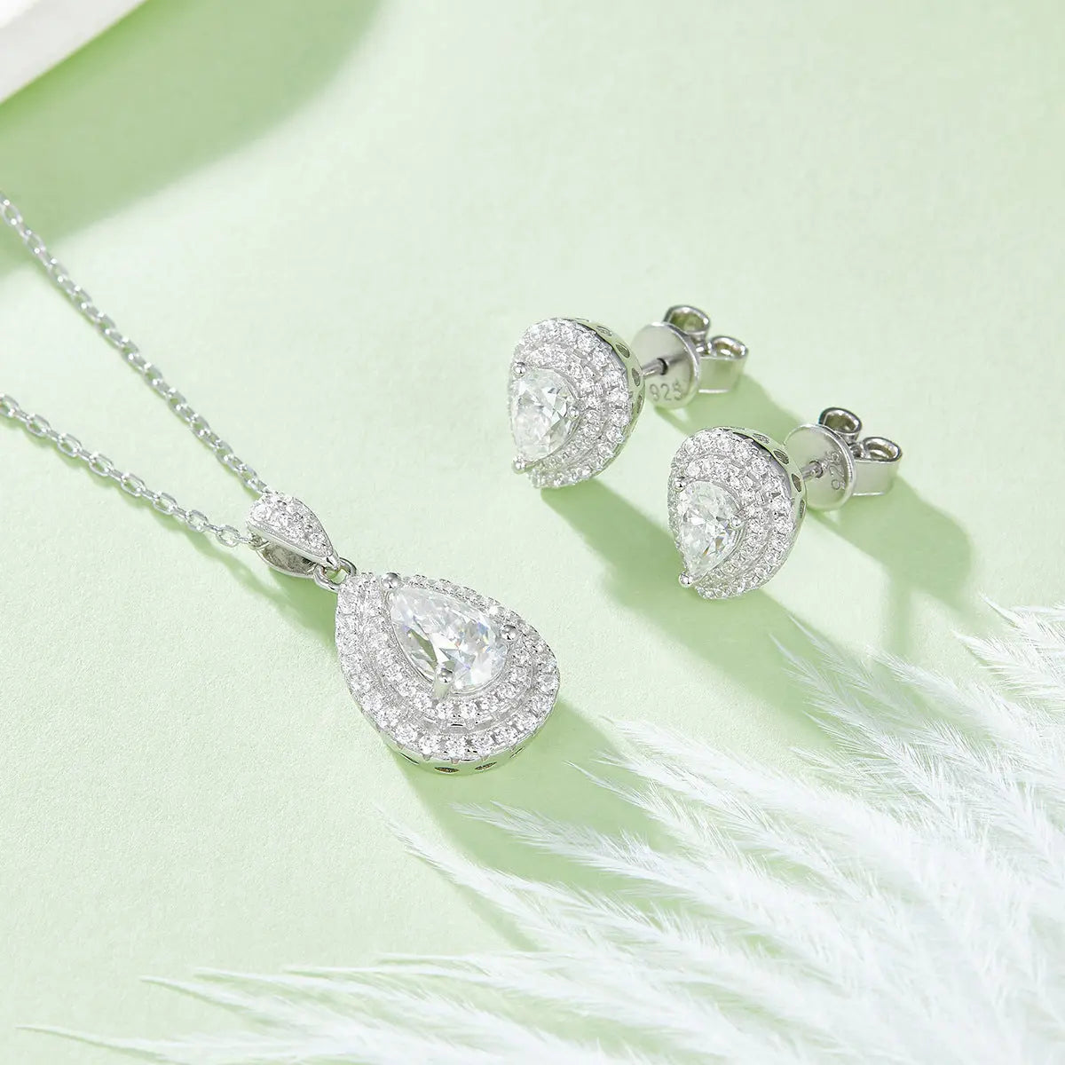 Moissanite Water Drop Pear-Shaped S925 Sterling Silver Jewelry Set – Elegant Gemstone Set NP Collection