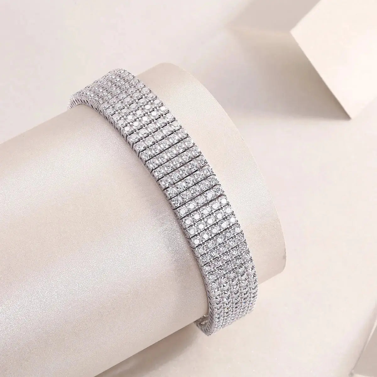 Shining And Simple - Luxurious And Fashionable Light Luxury Jewelry And Silver Bracelet Set With Top-quality Moissanite, S925 Silver-plated Platinum NP Collection