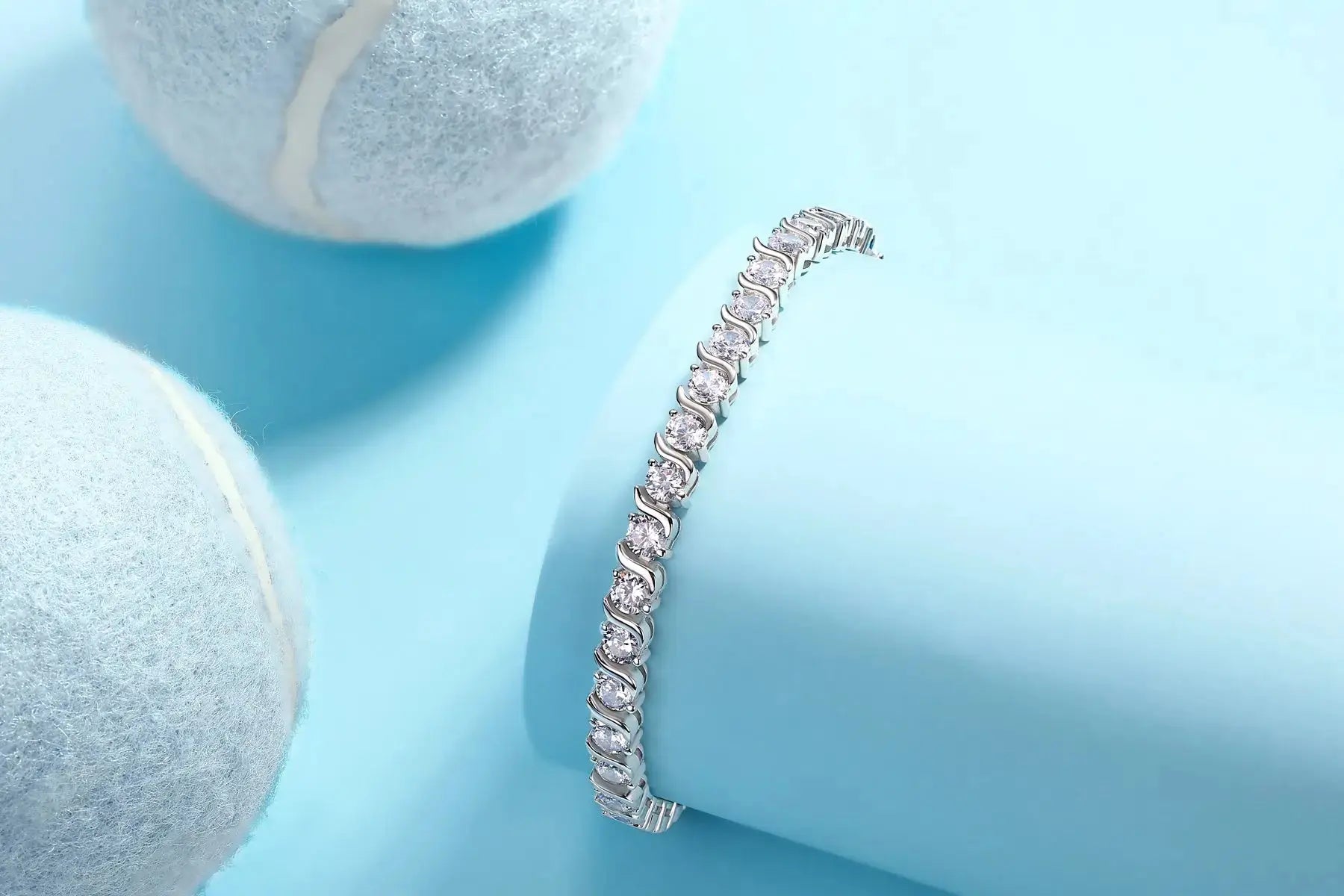 Set With Top-quality Moissanite, This Luxurious And Fashionable Light Luxury Trend Jewelry Silver Bracelet Is Made Of S925 Silver Electroplated With Platinum NP Collection