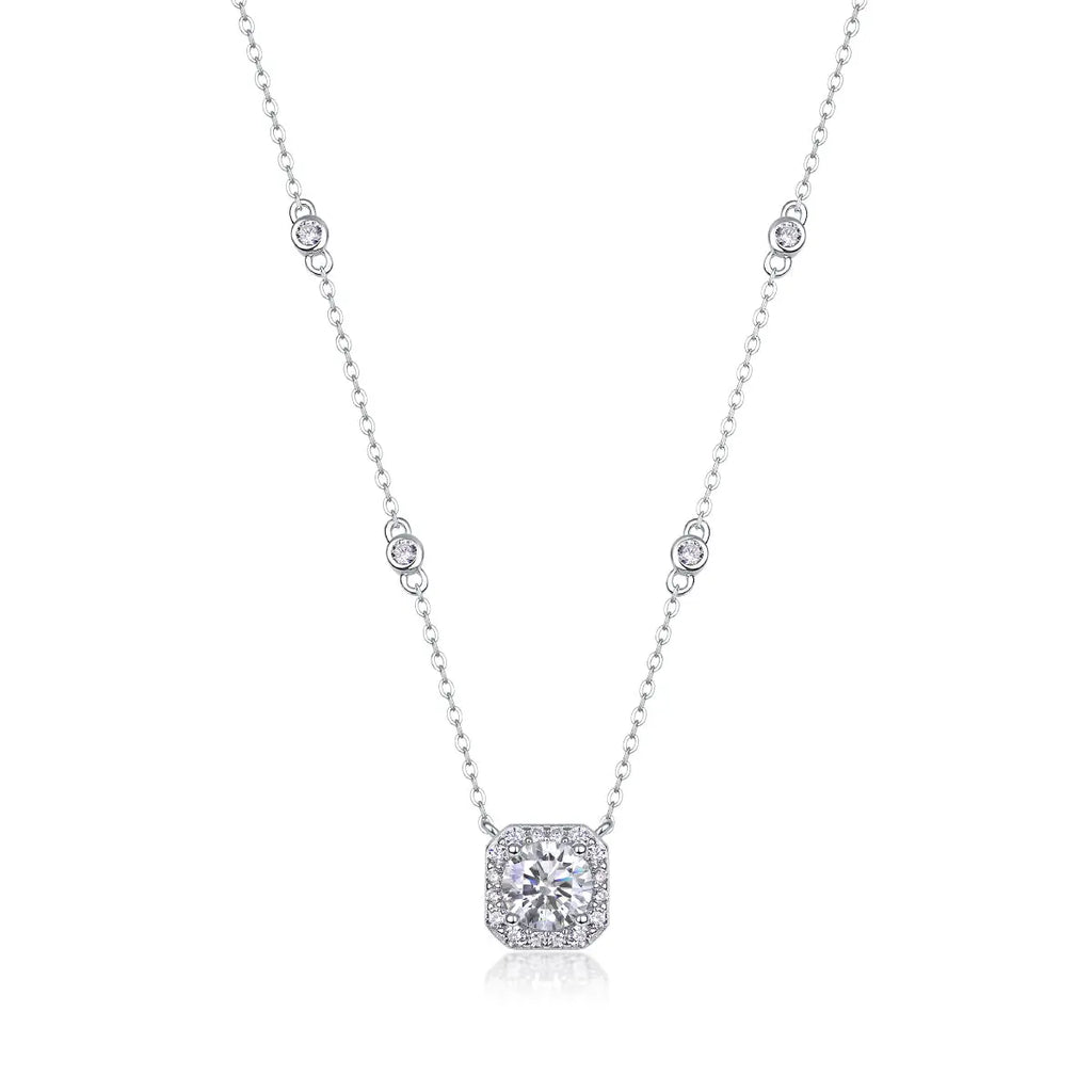 Flower Love – Fashionable Light Luxury Moissanite S925 Silver-Plated Platinum Pendant Necklace NP Collection