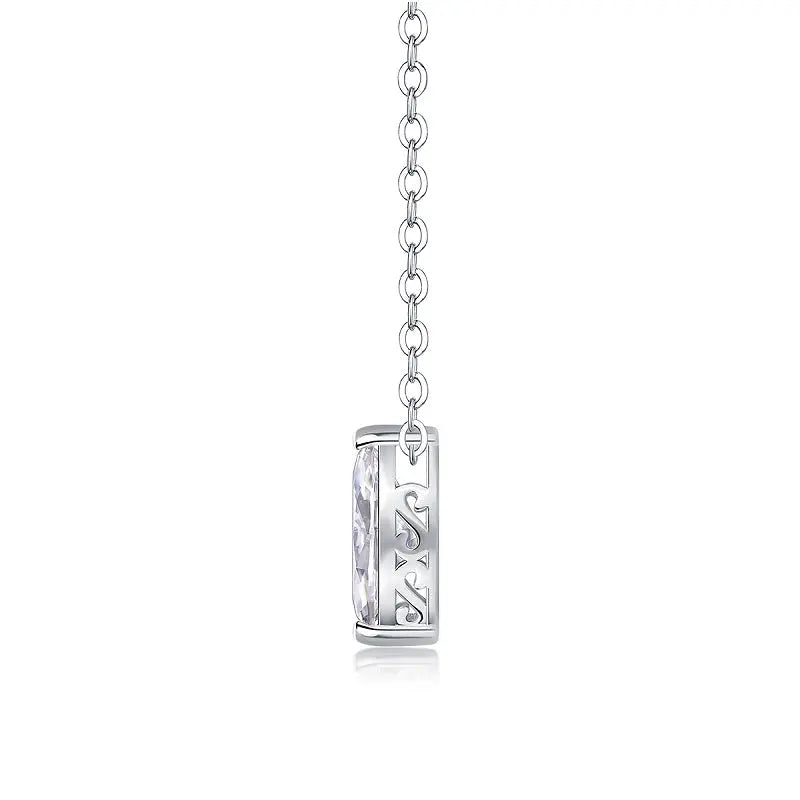 Moissanite S925 Sterling Silver and Platinum-Plated Diamond Necklace in the Shape of a Horse Eye