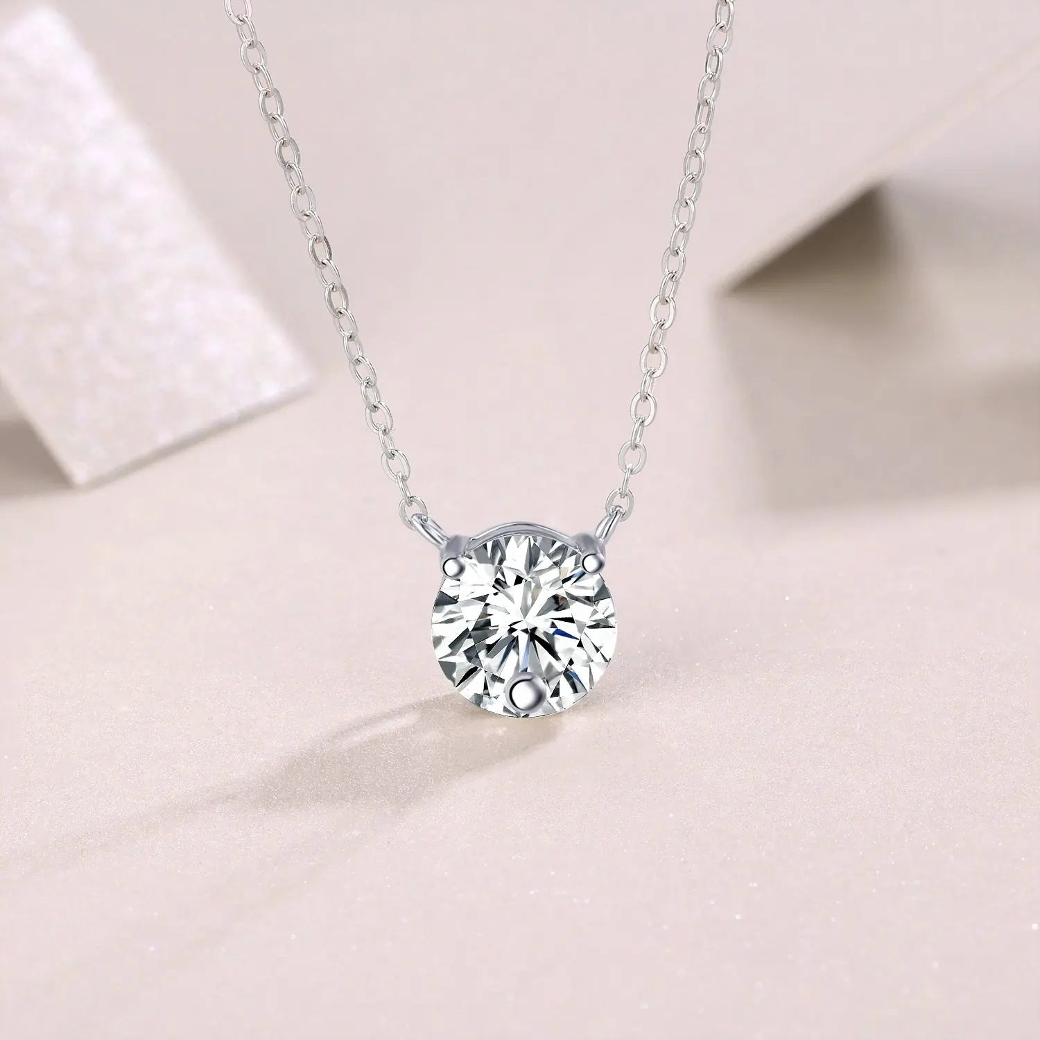 Time Chain – Fashionable Light Luxury Moissanite S925 Silver-Plated Platinum Pendant Necklace NP Collection