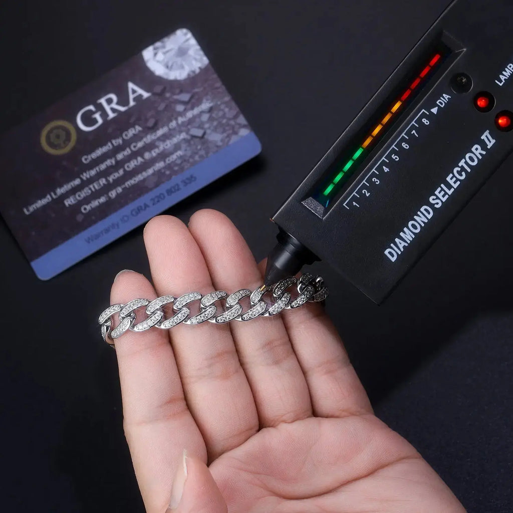 Set With Top-quality Moissanite, This Luxurious And Fashionable Light Luxury Jewelry Silver Bracelet Is Made Of S925 Silver Electroplated With Platinum NP Collection