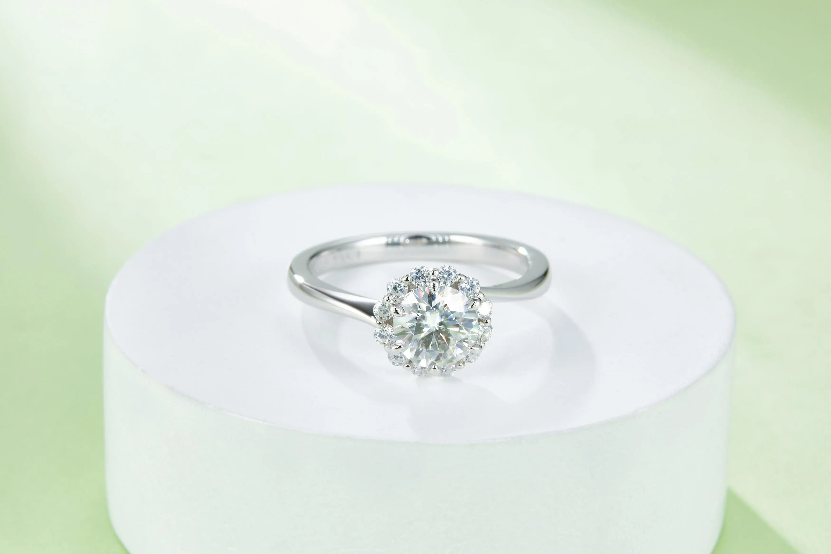 1-Carat Luxury Moissanite S925 Platinum-Plated Silver Ring – Light Luxury Jewelry NP Collection