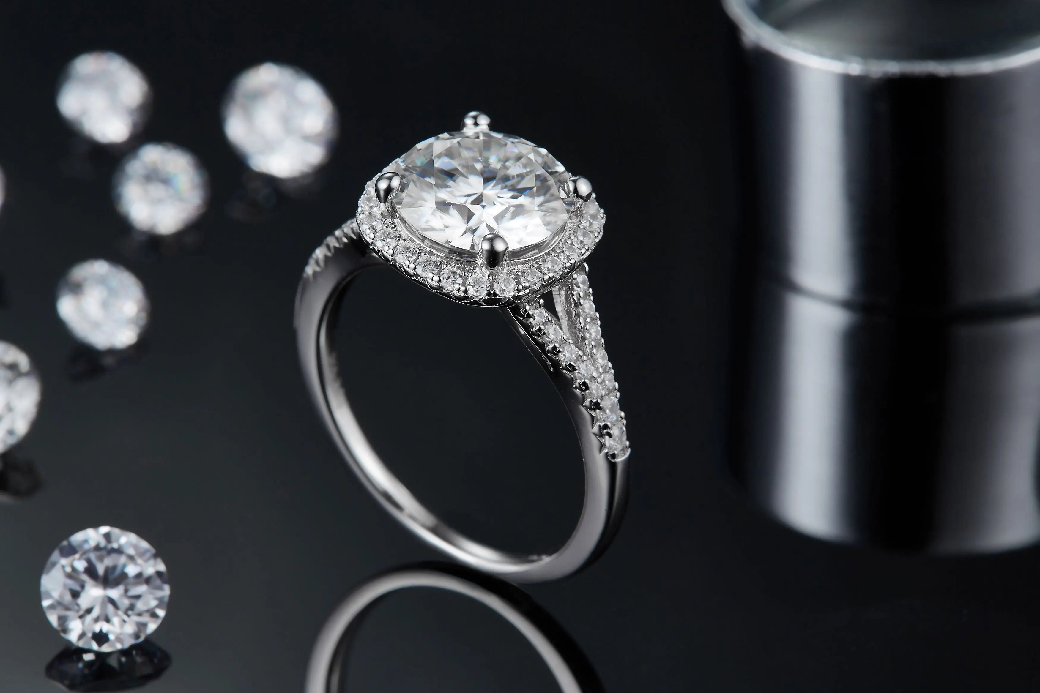 A 3-carat Luxury And Fashionable Light Luxury Jewelry Silver Ring With Top-quality Moissanite, S925 Silver Plated With Platinum NP Collection